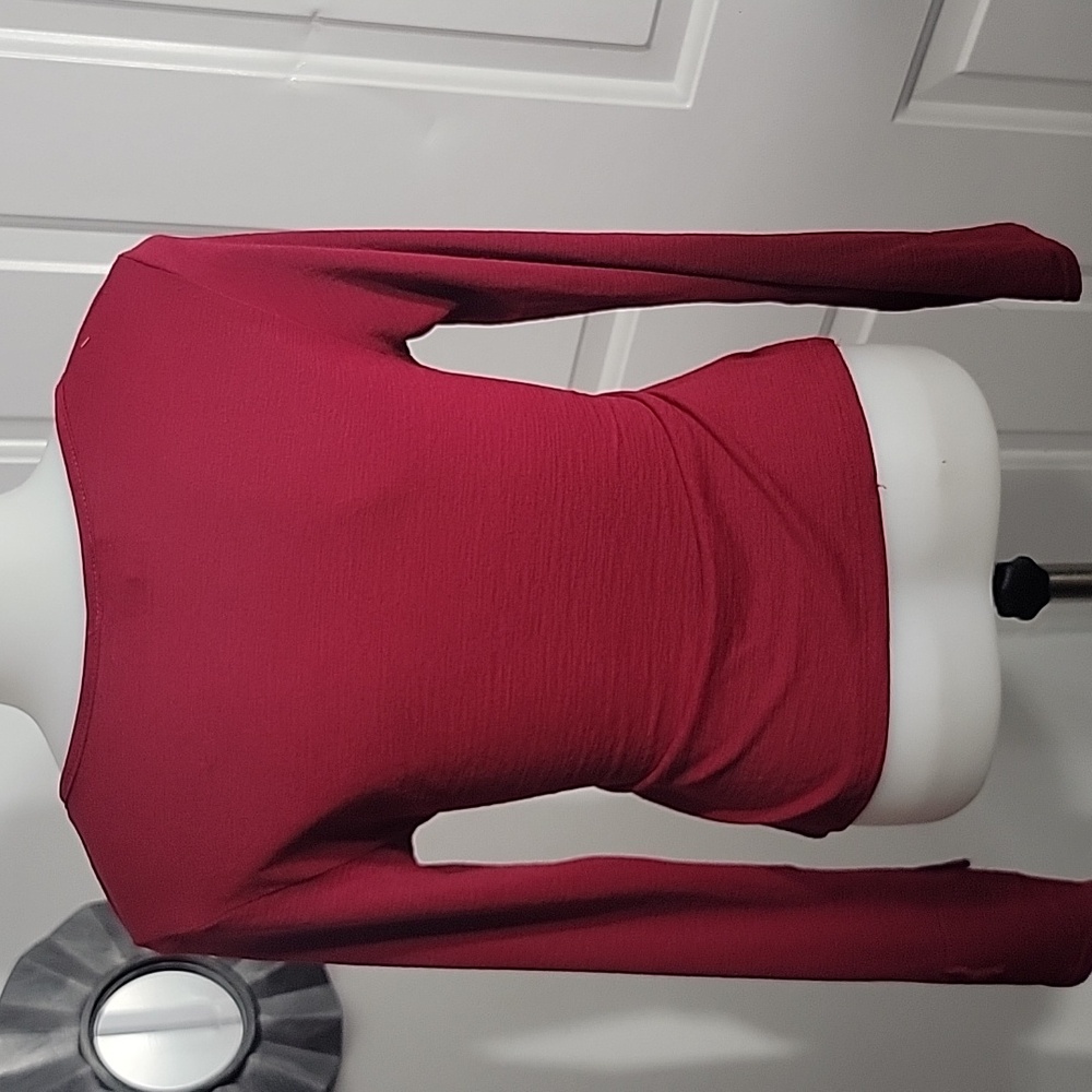 Red Top - Picture 4 of 6